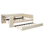 Letto a piattaforma full size con mensole portaoggetti e scrivania, divano letto imbottito con letto estraibile e stazione di ricarica