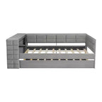 Letto a piattaforma full size con mensole portaoggetti e scrivania, divano letto imbottito con letto estraibile e stazione di ricarica
