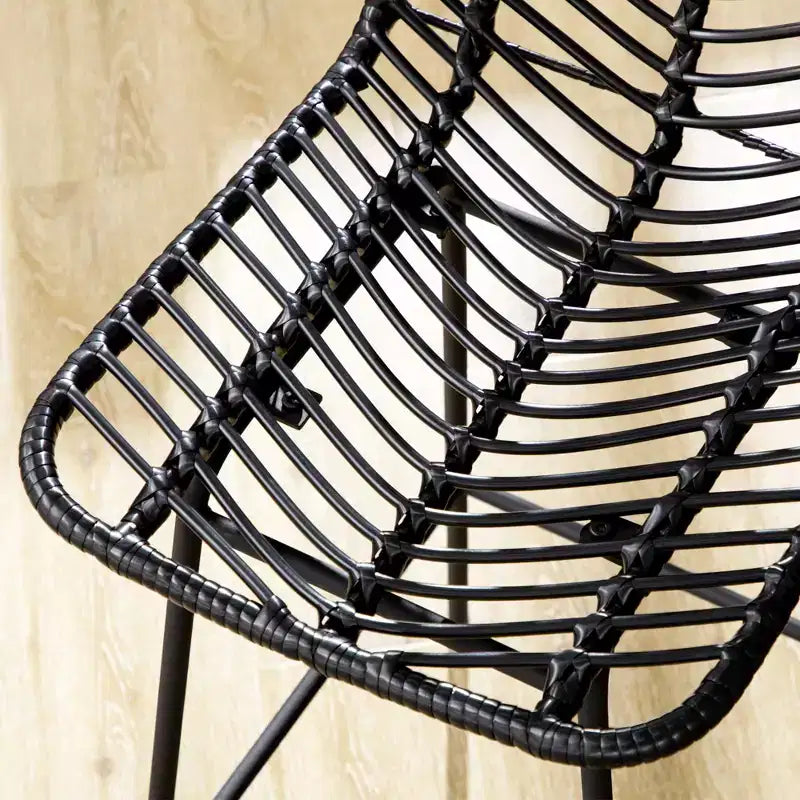 HOMCOM Modern Rattan Bar Stools Breathable Steel-Base Wicker Counter Height Barstools for Kitchen Counter