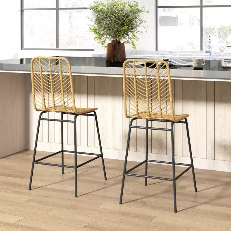 HOMCOM Modern Rattan Bar Stools Breathable Steel-Base Wicker Counter Height Barstools for Kitchen Counter